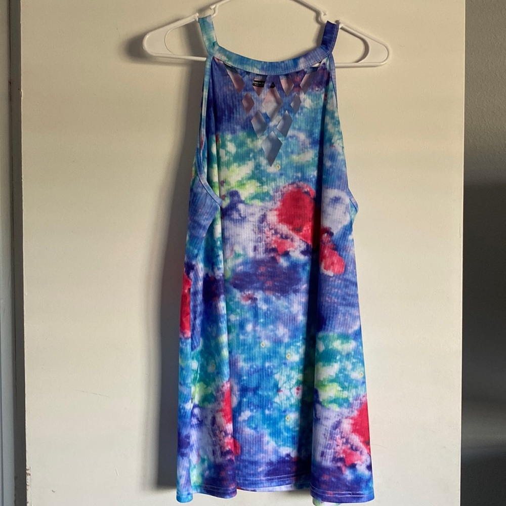 Tye-dye tank